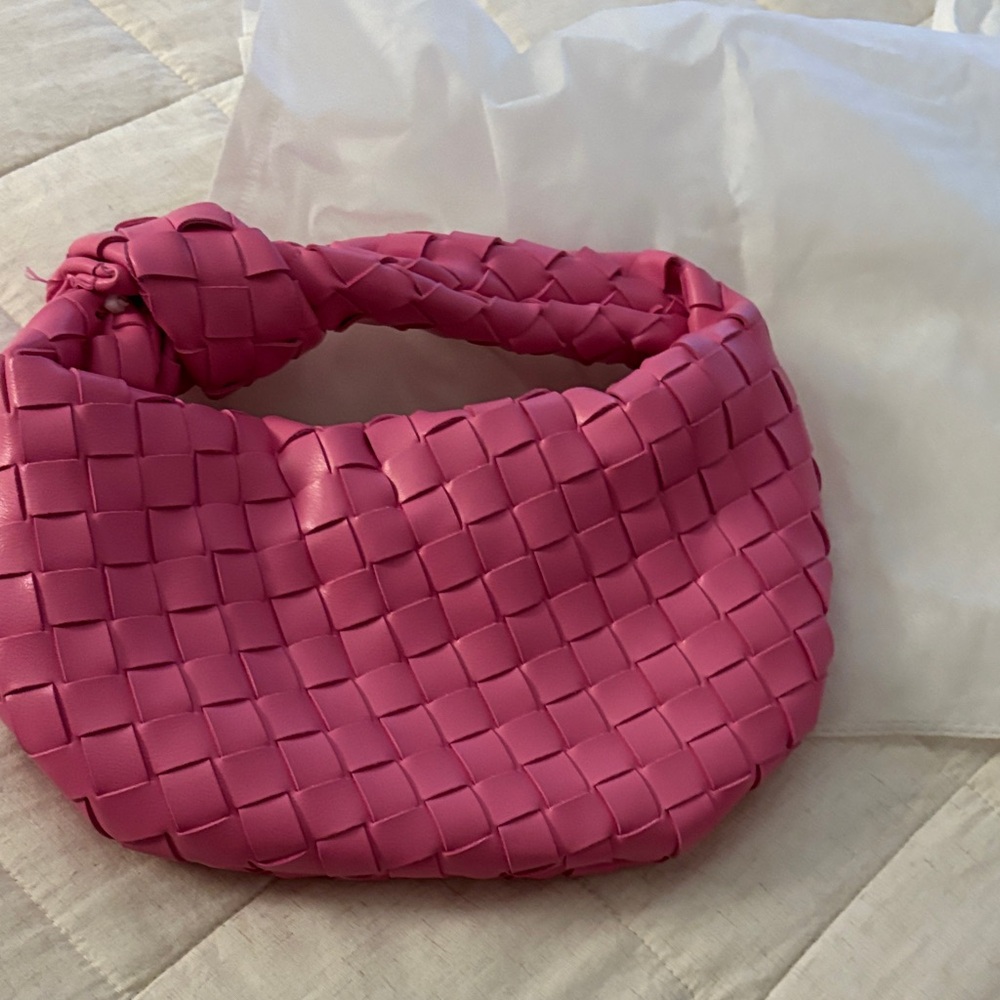Elegant Pink Woven Shoulder Bag - Picture 4 of 6